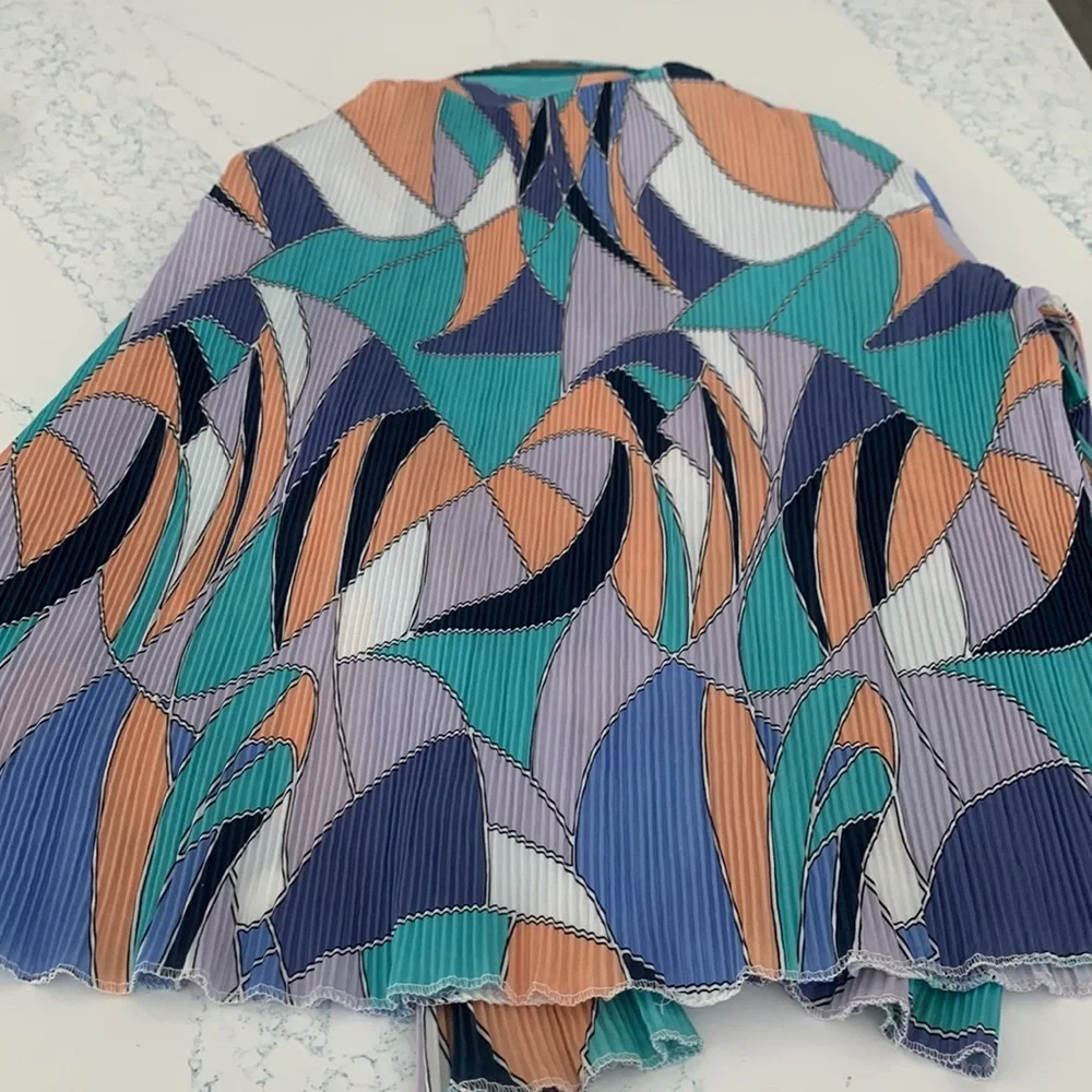 Colorful Geometric Button-Up Blouse - Picture 3 of 5